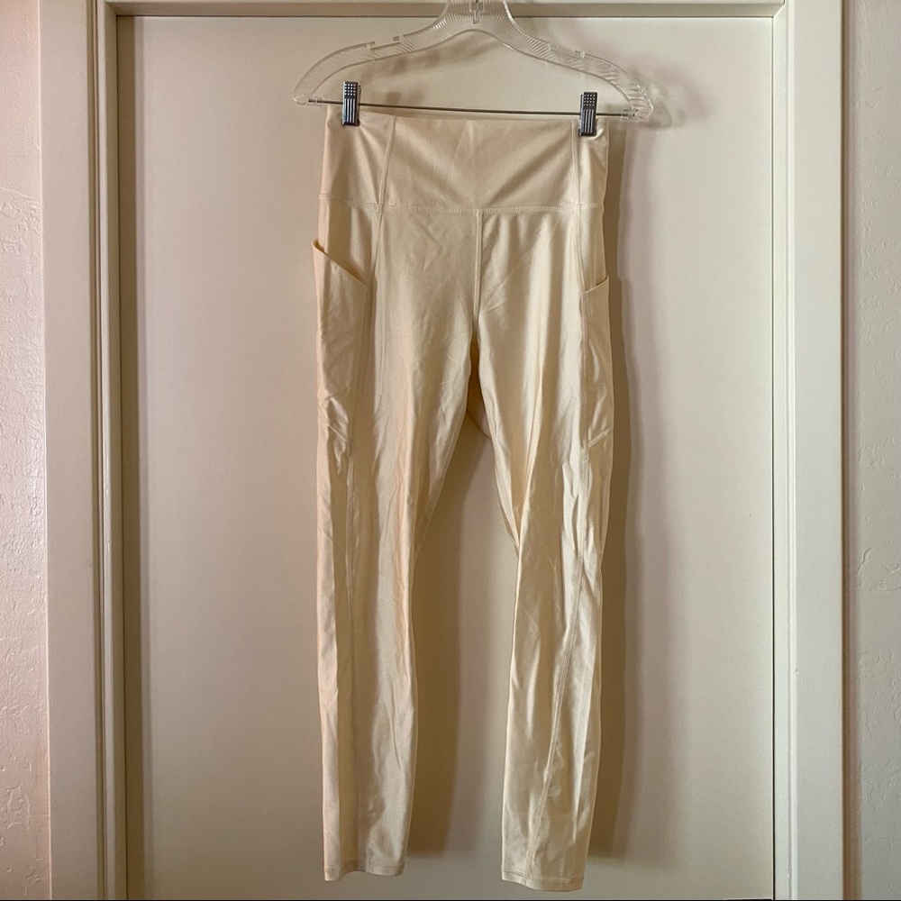 Medium Golden Fabletics Leggings